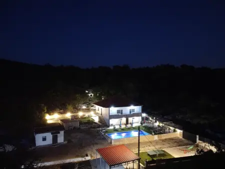 Maison Mara à Trogir : piscine et terrain de 3000 m² : photo 14