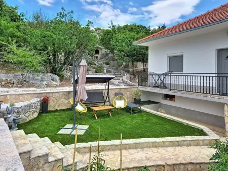 Maison Mara à Trogir : piscine et terrain de 3000 m² : photo 21