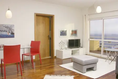 Appartement 2 pièces rénové à Caniço, centre-ville calme : photo 5