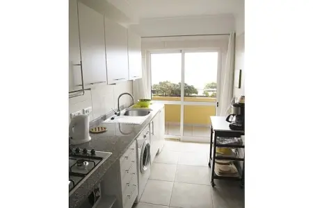 Appartement 2 pièces rénové à Caniço, centre-ville calme : photo 10
