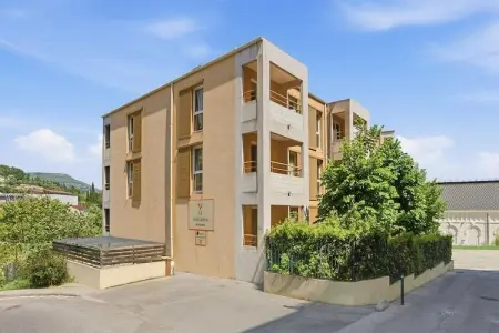 Location appartement à Grasse, Appartement de vacances ensoleillé à Grasse pour 4 personnes