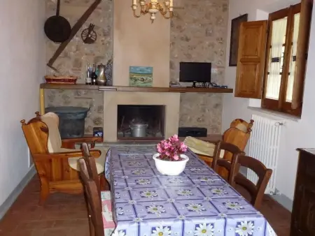 Rustico rénové à Camaiore avec piscine privée : photo 14