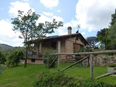 Rustico rénové à Camaiore avec piscine privée : photo 23