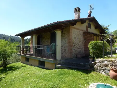 Rustico rénové à Camaiore avec piscine privée : photo 37