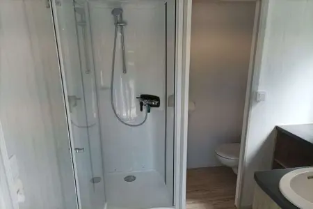 Emplacement de camping 120 m² à Mol avec sanitaires privés : photo 7