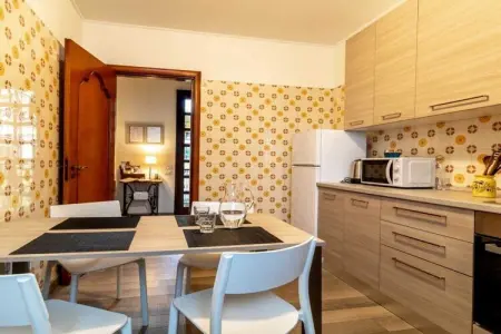 Maison de vacances à Casciago, 2 chambres et balcons : photo 10