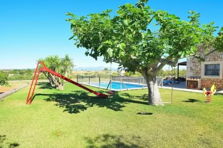 Gîte familial Santa Margalida, piscine sécurisée : photo 3