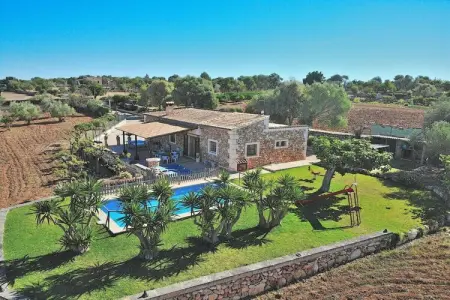 Gîte familial Santa Margalida, piscine sécurisée : photo 19