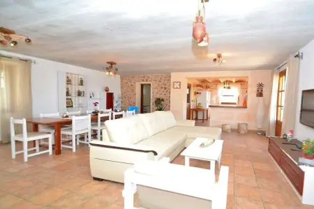 Gîte familial Santa Margalida, piscine sécurisée : photo 20