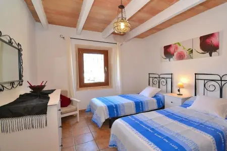 Gîte familial Santa Margalida, piscine sécurisée : photo 24
