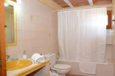 Gîte familial Santa Margalida, piscine sécurisée : photo 26