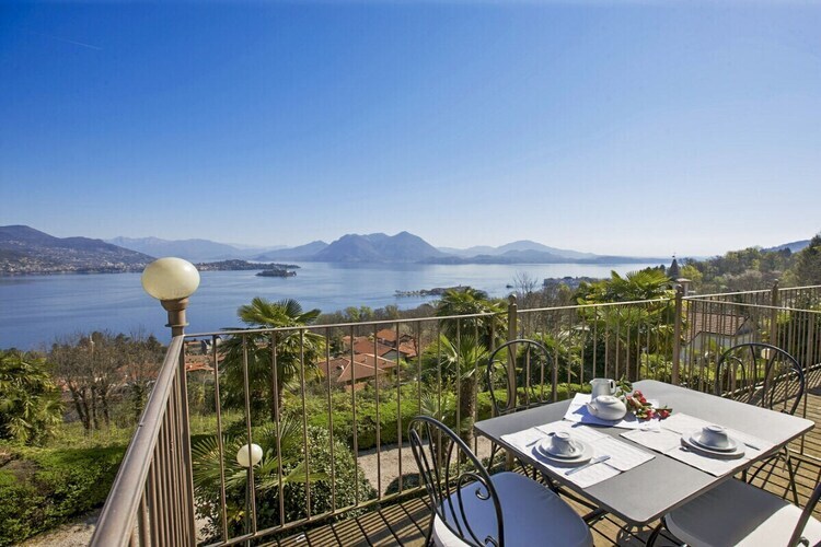 Appartement Art Nouveau avec vue lac et piscine à Baveno - Photo 2