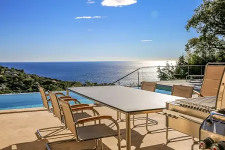Villa provençale rénovée, piscine chauffée aux Issambres : photo 2
