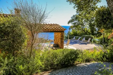 Villa provençale rénovée, piscine chauffée aux Issambres : photo 11