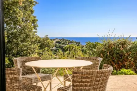 Villa provençale rénovée, piscine chauffée aux Issambres : photo 12