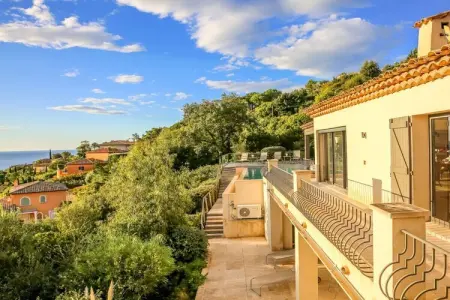 Villa provençale rénovée, piscine chauffée aux Issambres : photo 14