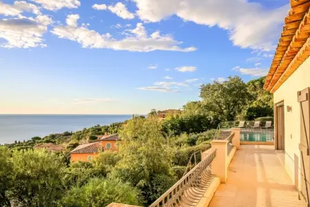 Villa provençale rénovée, piscine chauffée aux Issambres : photo 17