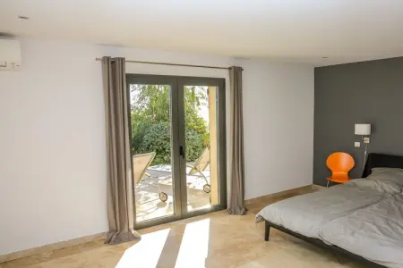 Villa provençale rénovée, piscine chauffée aux Issambres : photo 25