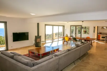 Villa provençale rénovée, piscine chauffée aux Issambres : photo 32