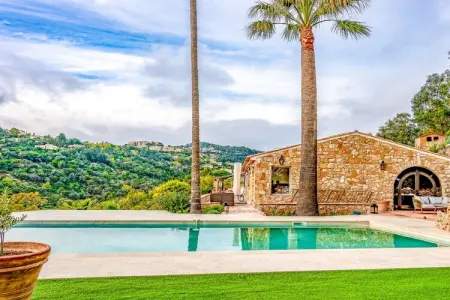 Villa rénovée 150m² avec piscine privée aux Issambres : photo 1