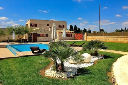 380419, Chalet avec piscine à Llubi - Photo 1