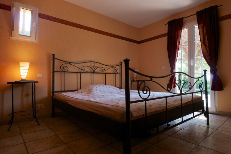 Villa vue mer avec piscine intérieure à Cavalaire - Photo 24