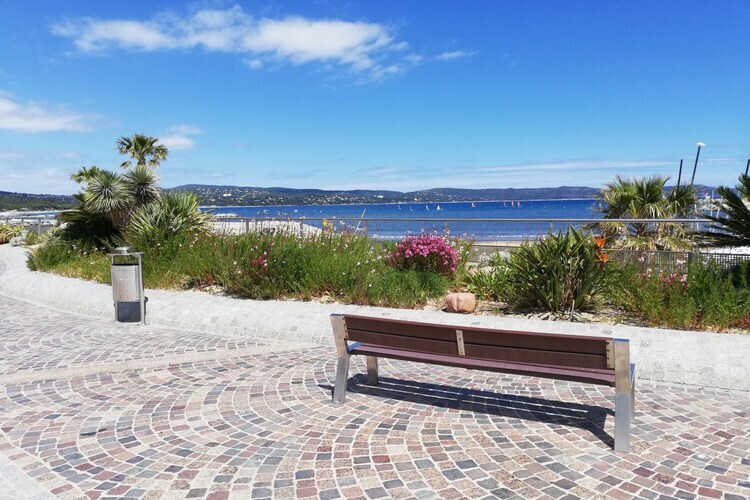 Villa vue mer avec piscine intérieure à Cavalaire - Photo 29