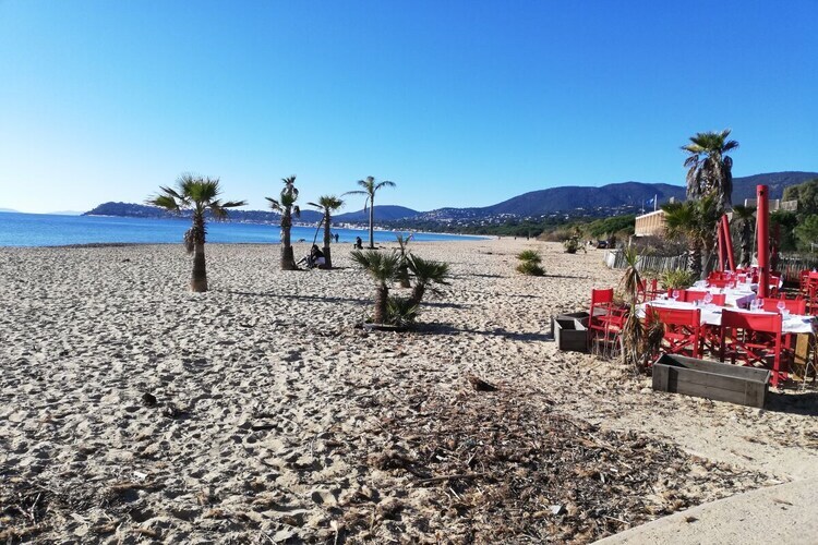 Villa vue mer avec piscine intérieure à Cavalaire - Photo 34