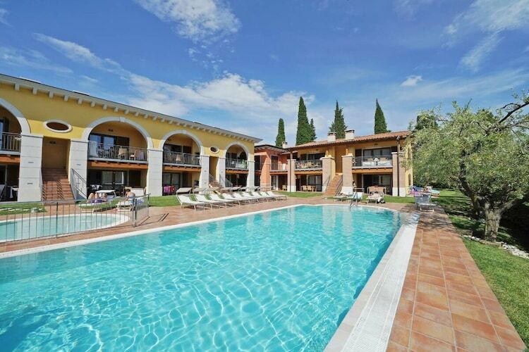 Maison 2 chambres avec piscine et vue lac à Garda - Photo 2