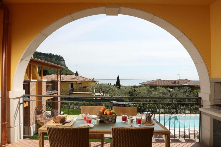 Maison 2 chambres avec piscine et vue lac à Garda - Photo 6