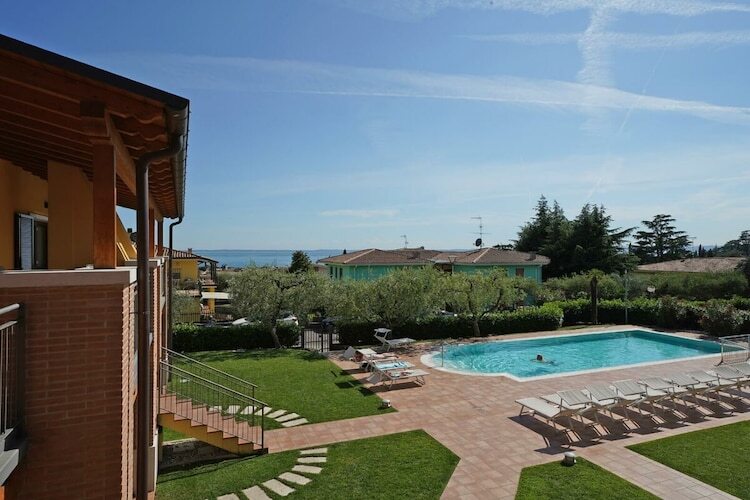 Maison 2 chambres avec piscine et terrasse à Garda - Photo 3