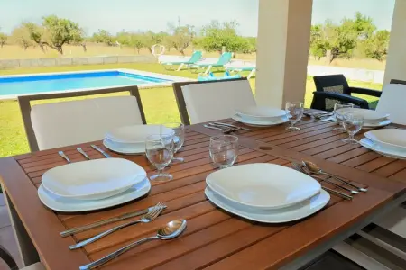 Villa Vernisa à Santa Margalida : piscine et jardin de 12 800 m² : photo 4