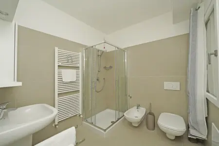 Maison 3 pièces avec balcon et vue sur le lac à Lazise : photo 9