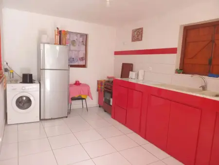 Appartement 36 m² Sainte-Anne avec jardin clôturé et parking : photo 3