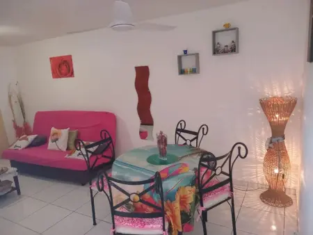 Appartement 36 m² Sainte-Anne avec jardin clôturé et parking : photo 5