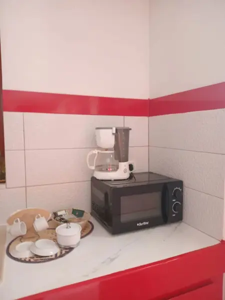 Appartement 36 m² Sainte-Anne avec jardin clôturé et parking : photo 10