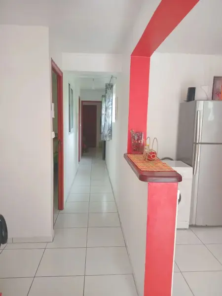 Appartement 36 m² Sainte-Anne avec jardin clôturé et parking : photo 11