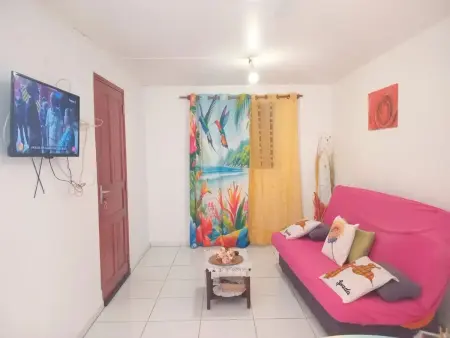Appartement 36 m² Sainte-Anne avec jardin clôturé et parking : photo 12