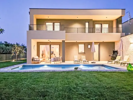 Villa Nona Sonja à Novigrad - Piscine et mer à 750 m : photo 1