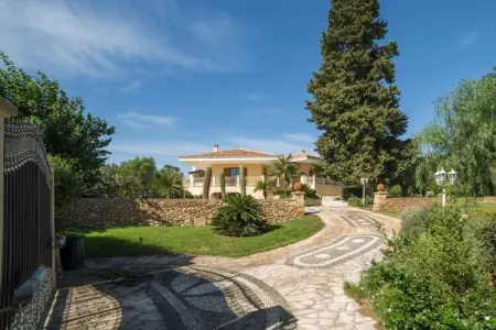 Villa 8 pers., piscine chauffée et jardin de 2500 m² : photo 1