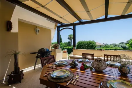Villa 8 pers., piscine chauffée et jardin de 2500 m² : photo 3