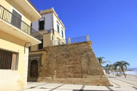 Maison Icaro à Marina di Ragusa, accès direct à la plage : photo 4