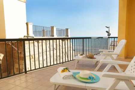 Maison Icaro à Marina di Ragusa, accès direct à la plage : photo 6