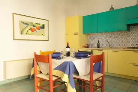 Maison Icaro à Marina di Ragusa, accès direct à la plage : photo 12