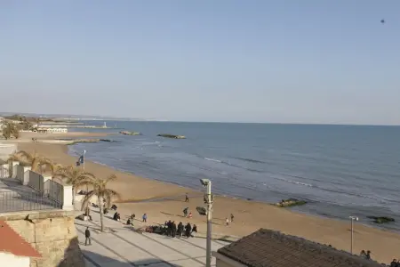 Maison Icaro à Marina di Ragusa, accès direct à la plage : photo 20