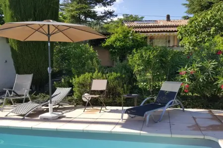 Maison provençale 7 personnes, piscine et vue Luberon : photo 2