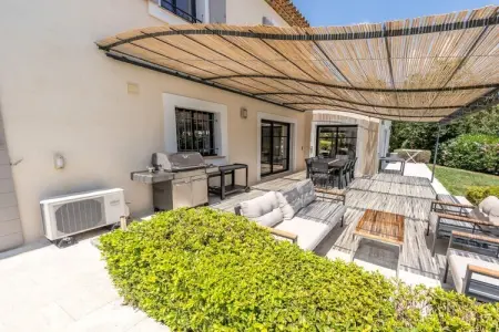 786634, Maison de vacances à Grimaud avec piscine - Photo 2