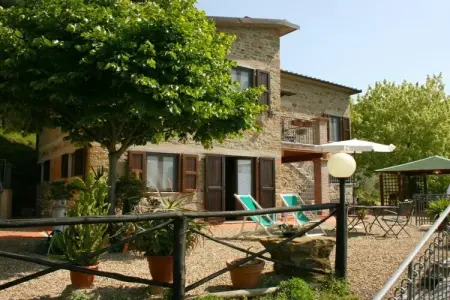 Location maison à Loro Ciuffenna, Villa Agriturismo Arcobaleno
