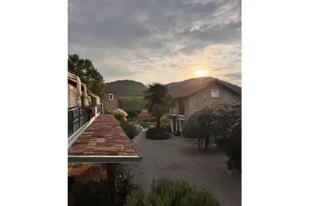 Maison de pierre à Bubbio, terrasse vignobles piémontais : photo 4