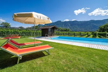 Maison avec piscine et aire de jeux à Lana : photo 2